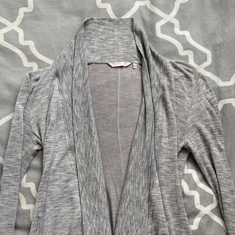Athleta Heather Gray Pranayama wrap